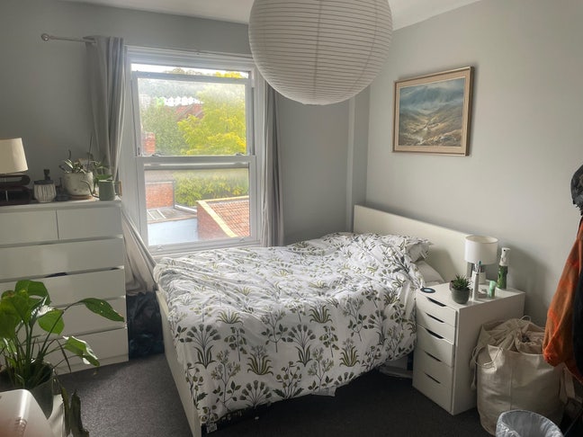 Double room available in river front maisonette Main Photo