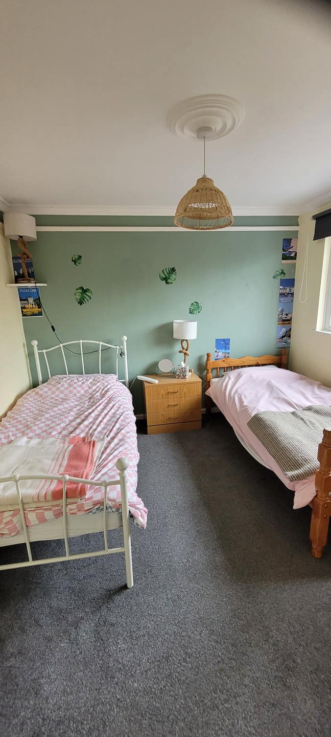 10 mins town centre-Double/Single Furnished Room Main Photo