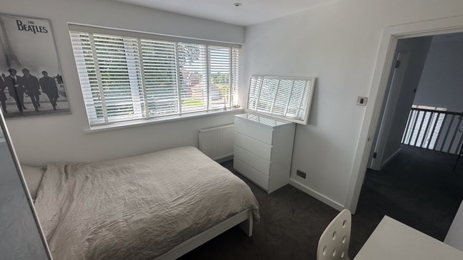 Modern room in desirable area Main Photo