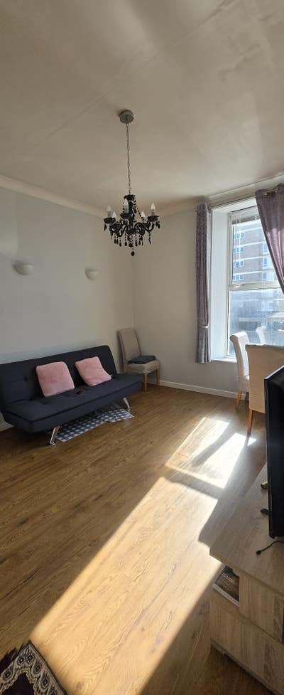 Fully Furnished Double Bedroom in 2Bhk Flat at Hoe Main Photo