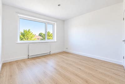 3 Bed Flat to rent in E3 Main Photo