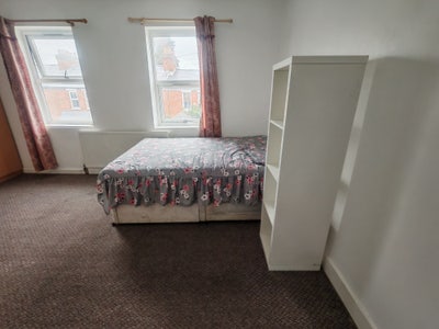Double room is available in House Share Main Photo