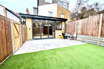 Three-Bedroom Apartment with Private Garden  Main Photo
