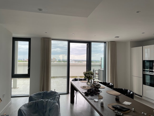 Huge en-suite in N4 penthouse | 1min to tube Main Photo
