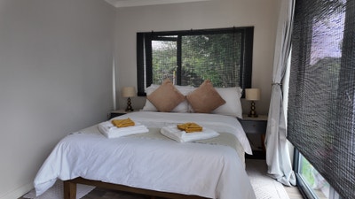 Detached Garden Room in Potters Bar| Private Ent Main Photo