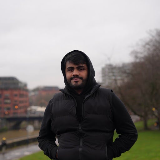 Hi i am a student in ulster university maggee... Main Photo