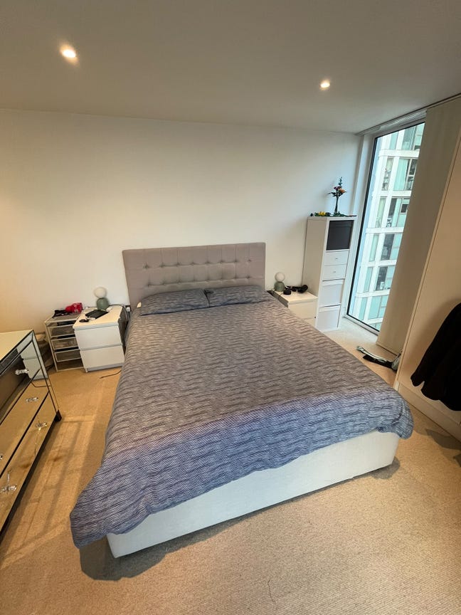 Master ensuite + private balcony, South Quay 🌇 Main Photo