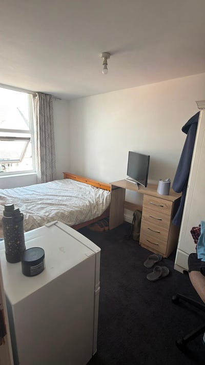 Fully Furnished Flat Available Now Main Photo