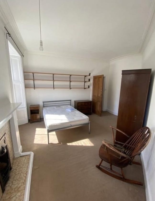 Large Room Next to Castle Main Photo