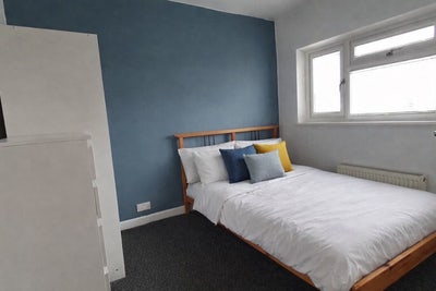 Double Room in Filton | Bills Inc. Main Photo