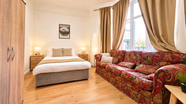 Available Now - Double Room - Edgware Road  Main Photo