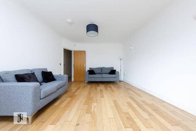 2 Large Double Rooms in Bounds Green Main Photo