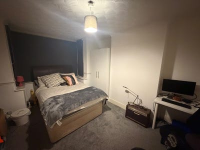 Large Double Room- Bills & Cleaner Included Main Photo