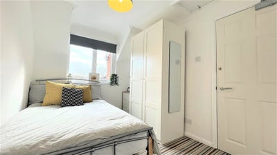 Double Ensuite &pound;595 -  Deposit Free Option Main Photo