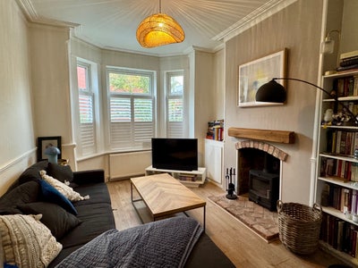 Double room in Levenshulme House - Bills Included Main Photo
