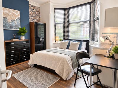Beautiful, fully furnished bedroom, Prestwich Main Photo