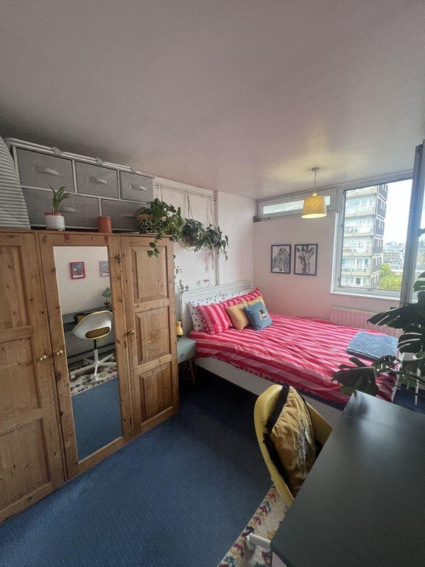 Double room, Shadwell E1, WOMEN 28+, &pound;685 all in Main Photo