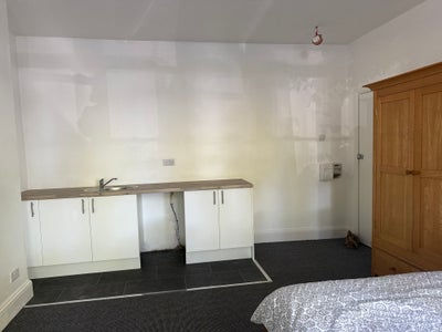 Bedsit in central Southend Main Photo