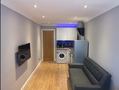 1 Bed Annexe All Bills Incl. &pound;1250pcm Main Photo