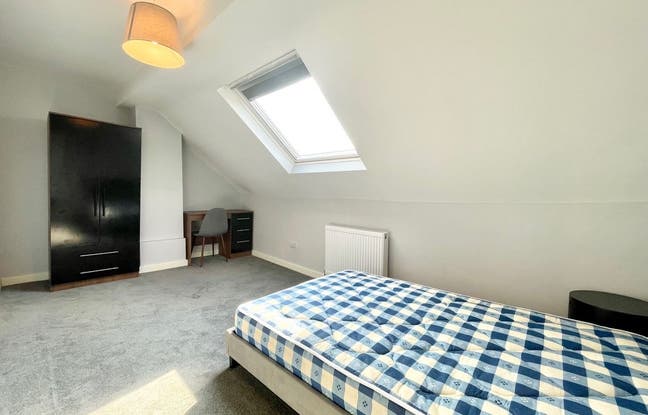 5 Double Bedrooms Available for Individual Rental  Main Photo