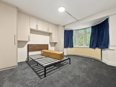 Double Room in Heston Main Photo