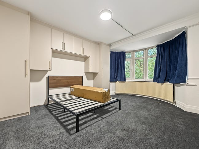 Double Room in Heston Main Photo