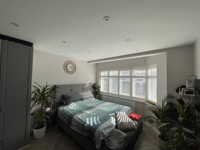 Spacious Double Room with King-Size Bed — &pound;835 PCM Main Photo