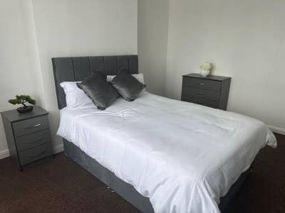 Beautiful Large Double Room in Wembley  Main Photo