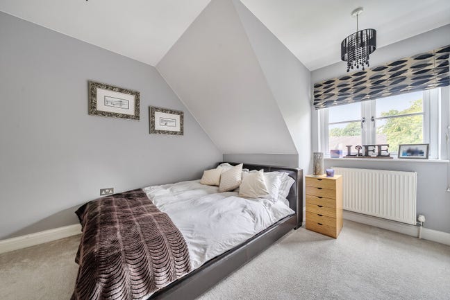 Top floor of town house  Main Photo