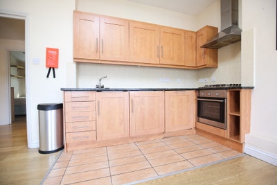 Spacious 2 Double Bedroom + Study | Fortress Road, Main Photo