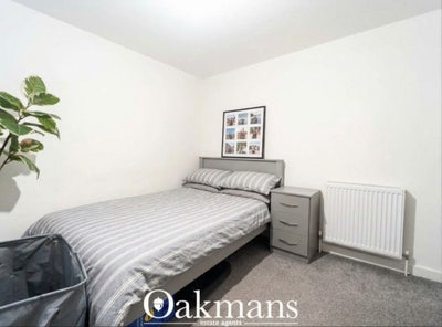 Spacious bedroom 10mins away from uob campus  Main Photo