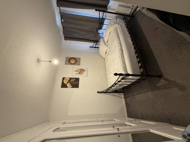Spacious Double Room in Modern 3-bed house (Se28). Main Photo