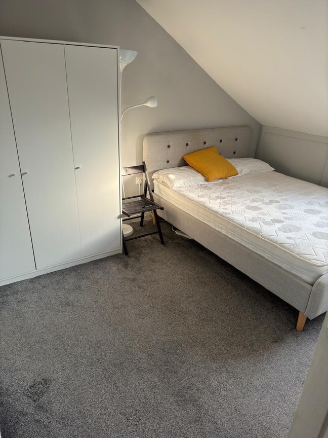 Cheap Ensuite Room: City Centre  Main Photo