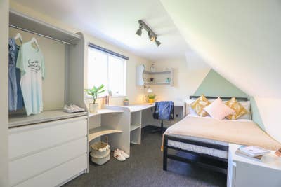 Student room available - all bills included  Main Photo