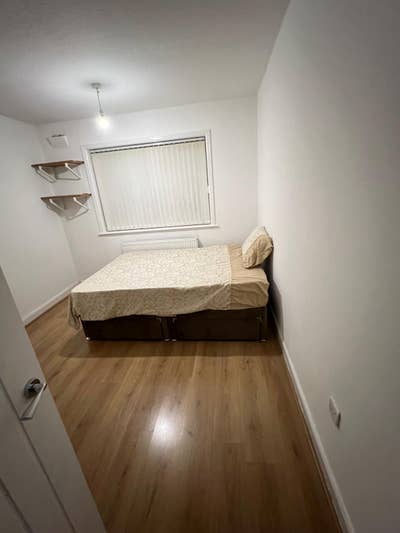 Bright Double & Single Rooms in M18 7RB Main Photo