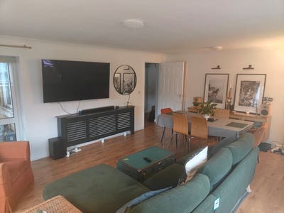 Double room in large flat in Stepney Green.  Main Photo