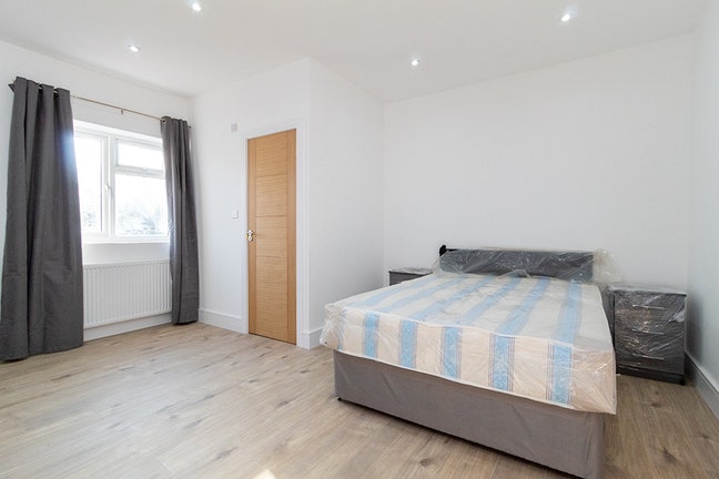 Spacious En-Suite Room in Colindale - Bills Incl Main Photo