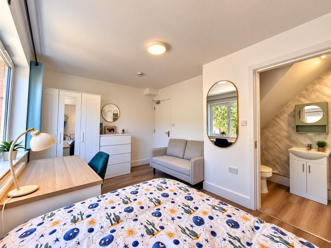 Beautiful en-suite room in bow Main Photo