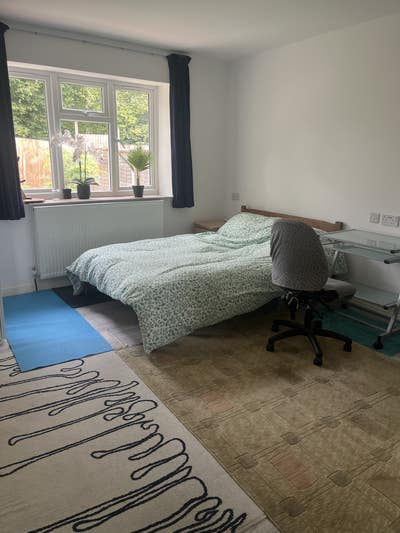 En suite double master bedroom in shared house Main Photo