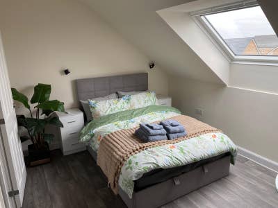 Large double room Luxury House share Main Photo