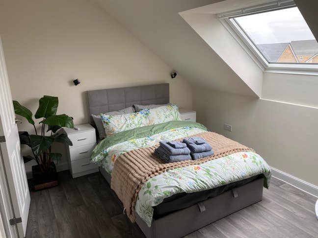 Large double room Luxury House share Main Photo