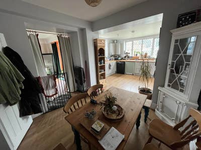 Let in gorgeous rural Bristol home  Main Photo