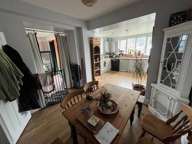 Let in gorgeous rural Bristol home  Main Photo