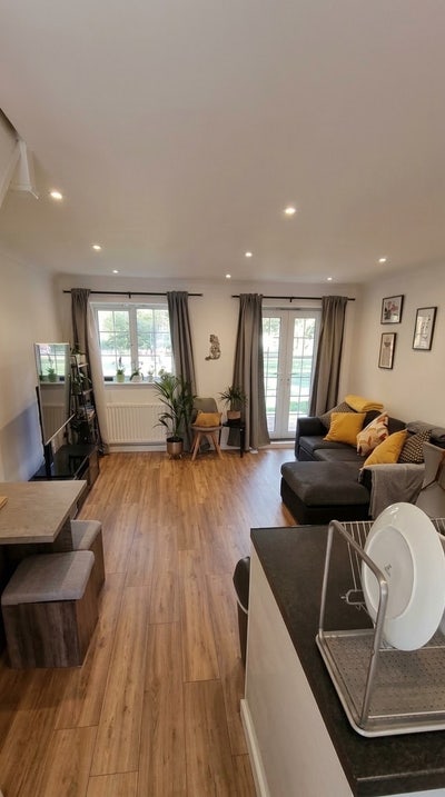Bermondsey-Double room -All bills & clean included Main Photo