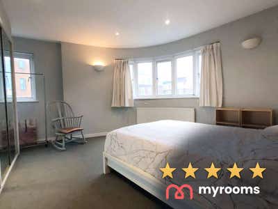 Stylish Room in the Heart of Chelsea – King’s Road Main Photo