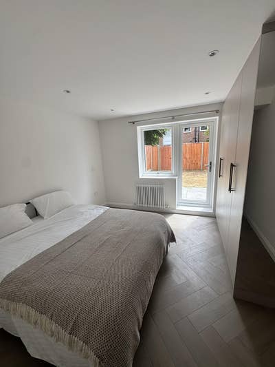 2  luxury En Suite D/B 13 minutes train- L/Bridge Main Photo