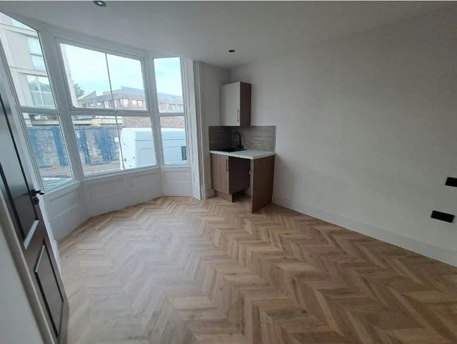 Studio Room Available – Norwood Street TN23  Main Photo