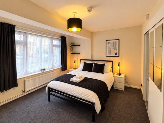 Ensuite Rooms Avilable-No Deposit- Luton Avenue  Main Photo