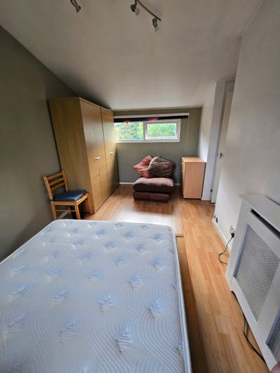 Large double room  Main Photo