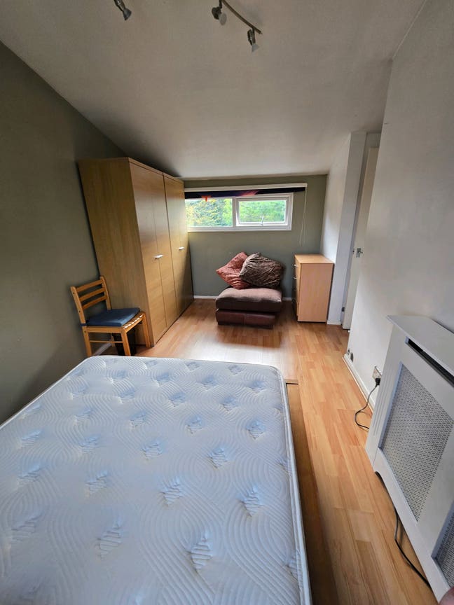 Large double room  Main Photo
